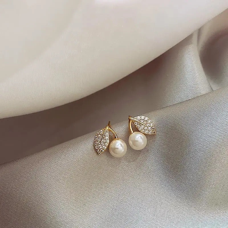 Korean Pearl with Leaf Earrings