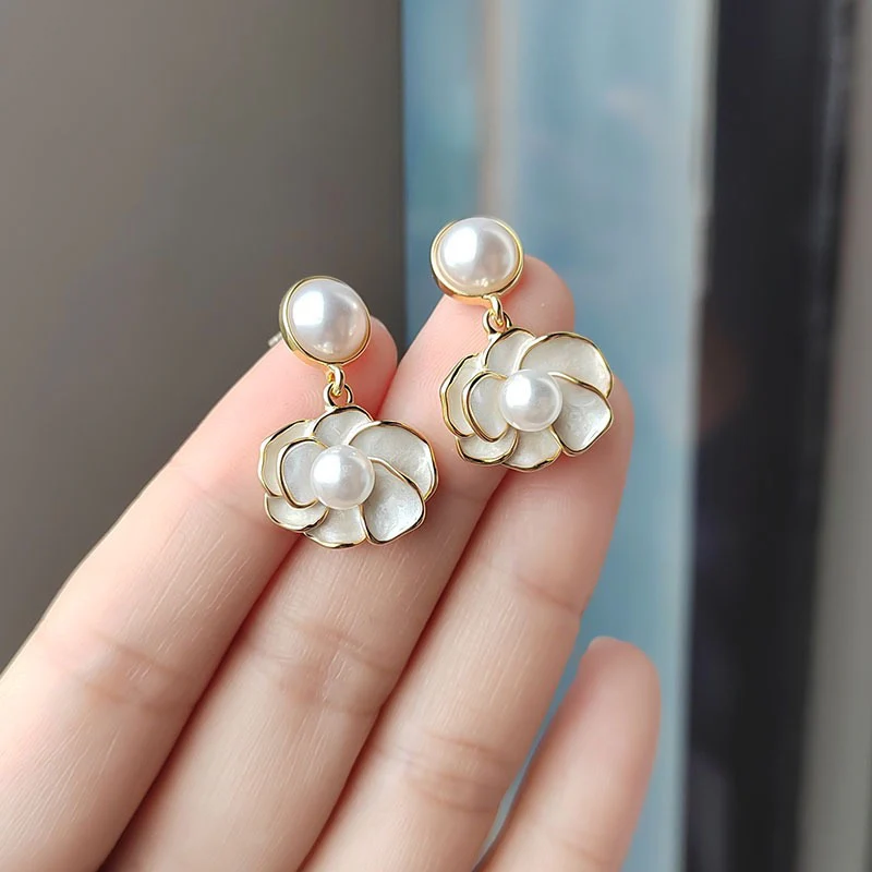 Elegant White Flower Pearl Earrings